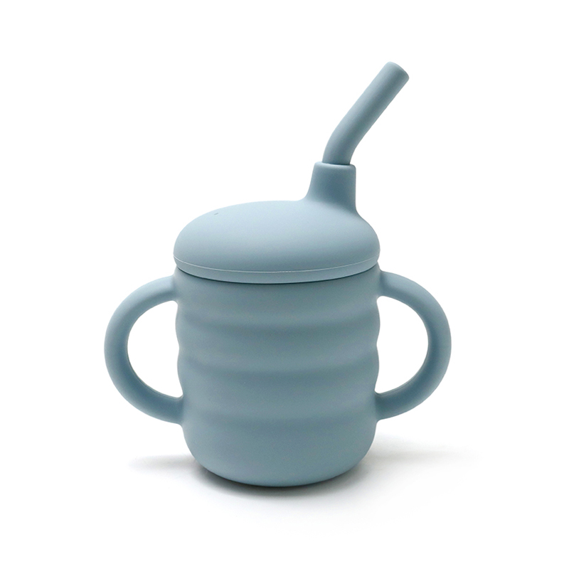 Силиконова чашка със сламка