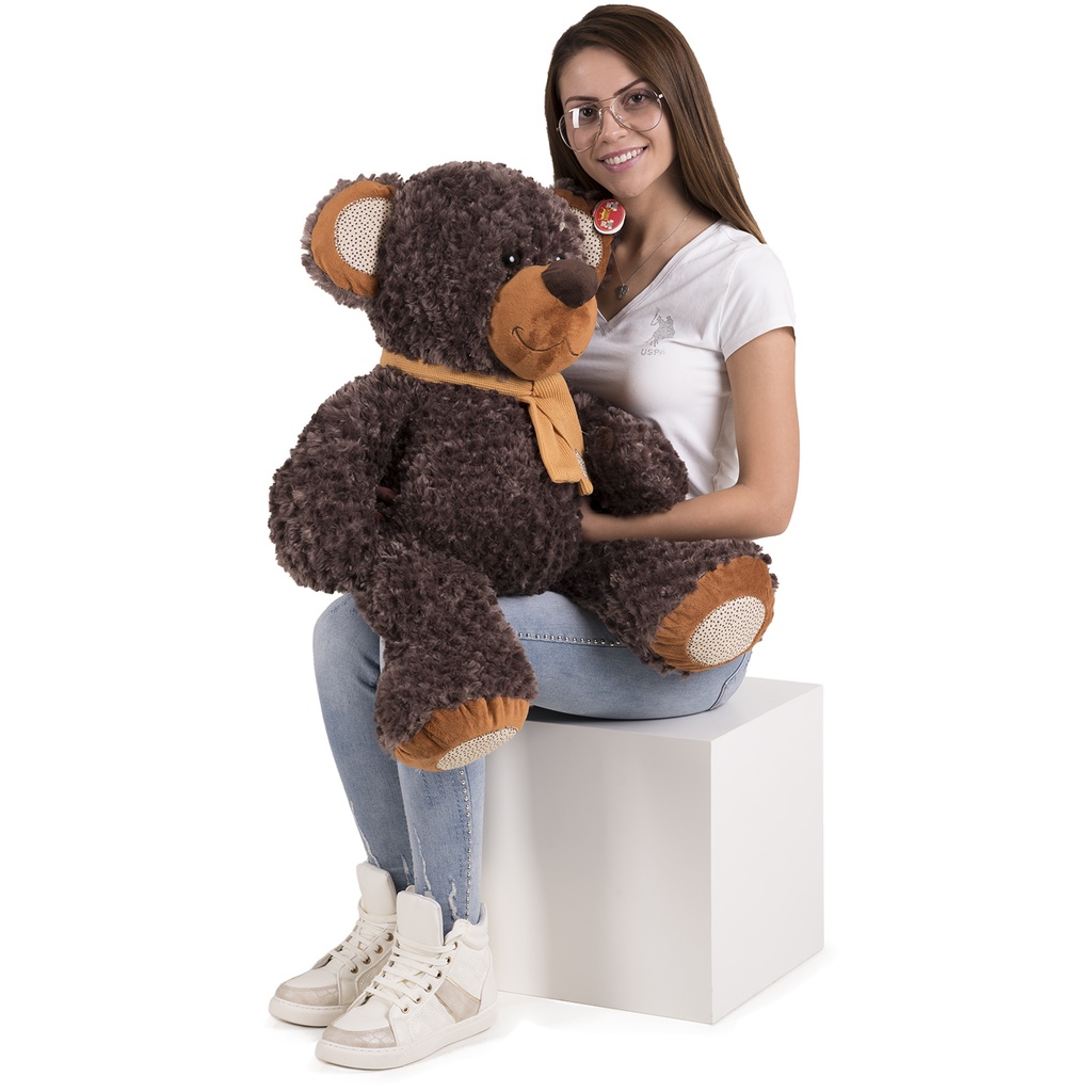 Плюшено мече с шал и кръпки